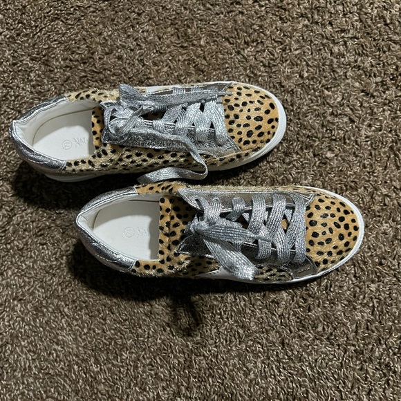 Shoes - Picture 3 of 4